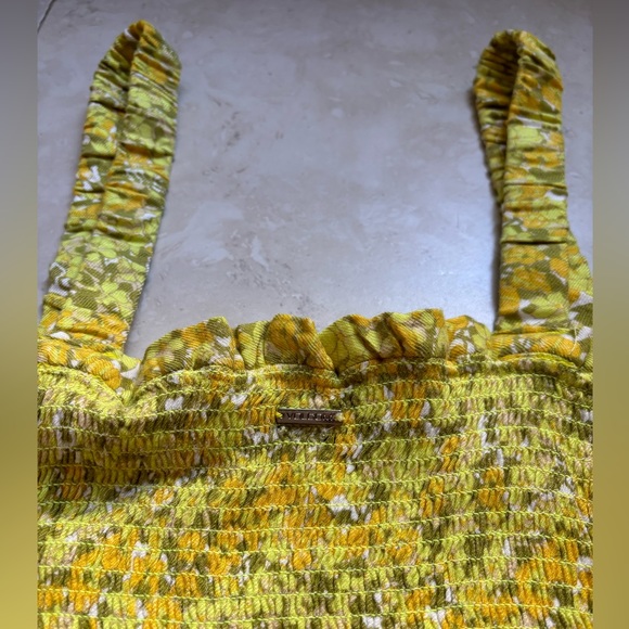 SALE🚨NWT🌼Volcom Flower Smocked Ruffle Tank Yellow XL - Picture 3 of 8